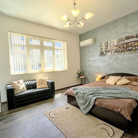 Cozy 2-Bedroom Flat In The Very Center Of Sofie Exteriér fotografie