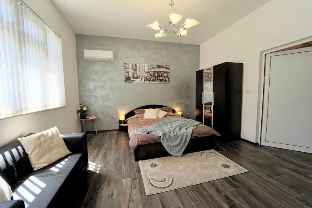 Cozy 2-Bedroom Flat In The Very Center Of Sofie Exteriér fotografie