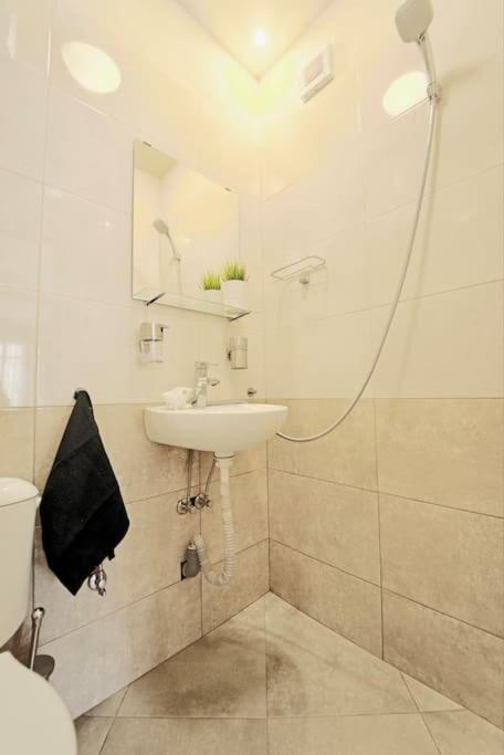 Cozy 2-Bedroom Flat In The Very Center Of Sofie Exteriér fotografie
